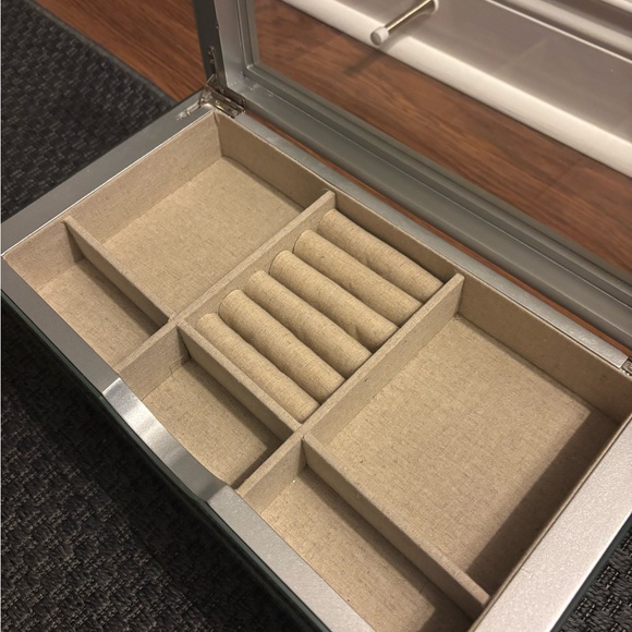 Mirrored Jewelry Box - Picture 3 of 8